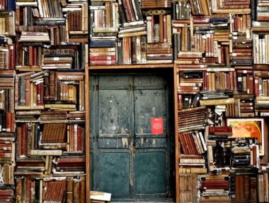 Днес празнуваме Деня на нейно величество Книгата