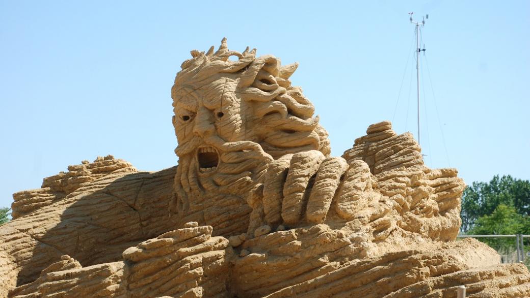 Тази година Бургас показва най-страшните и странни чудовища... от пясък