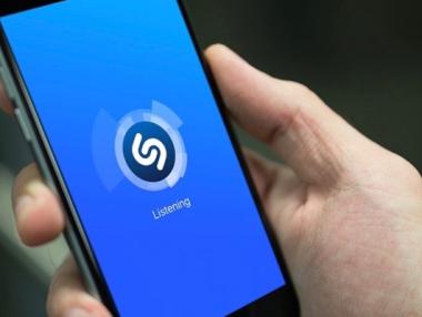 ЕК забавя придобиването на Shazam от Apple