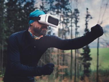 Apple работи по секретен AR/VR проект