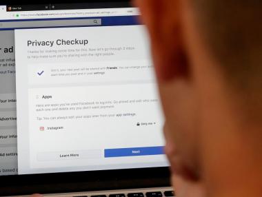 Cambridge Analytica фалира