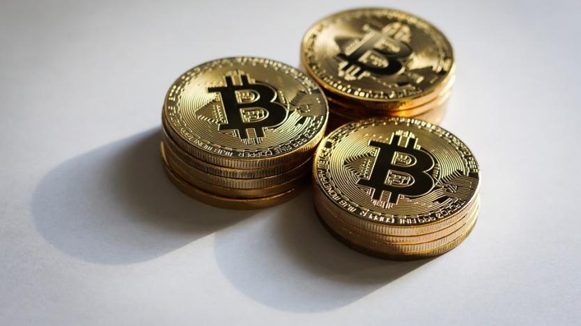 Компания пуска „умни“ bitcoin банкноти в Сингапур