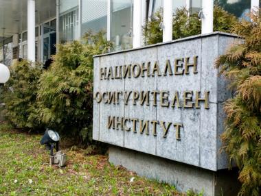 От днес се изплащат пенсиите за май