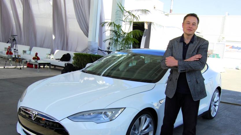 Мъск изкупи акции на Tesla за близо 10 млн. долара