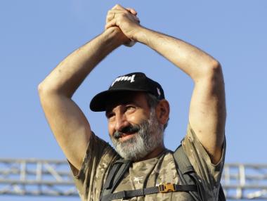Водачът на протестите в Армения Никол Пашинян стана премиер