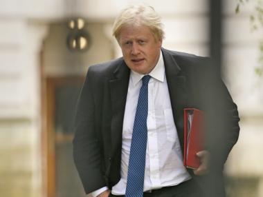 И Борис Джонсън нападна Тереза Мей заради митническия съюз