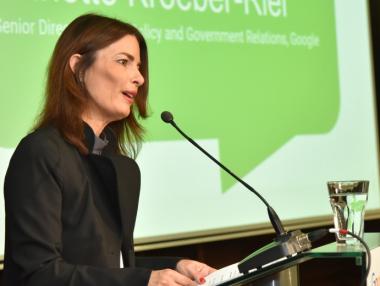 Google ще се появи офлайн в българските градове