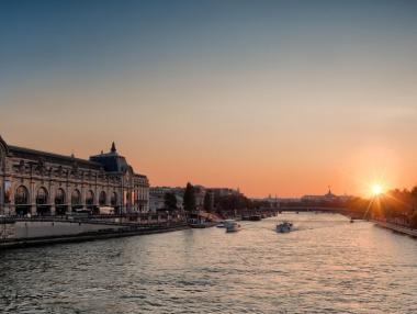 Тестовете на „летящи таксита“ по Сена продължават