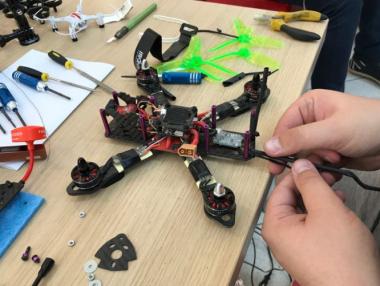 Българин представя иновативни дрон технологии на най-голямото руско авиоизложение HeliRussia 2018