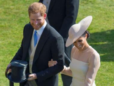 Младоженците Хари и Меган на градинско парти за принц Чарлз