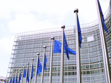Централата на ЕК приюти кирилицата