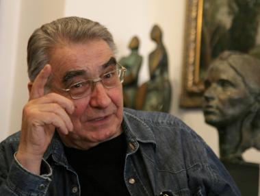 Почина големият художник Светлин Русев