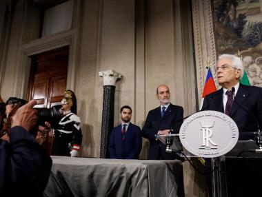 Серджо Матарела - президент, който държи на правомощията си