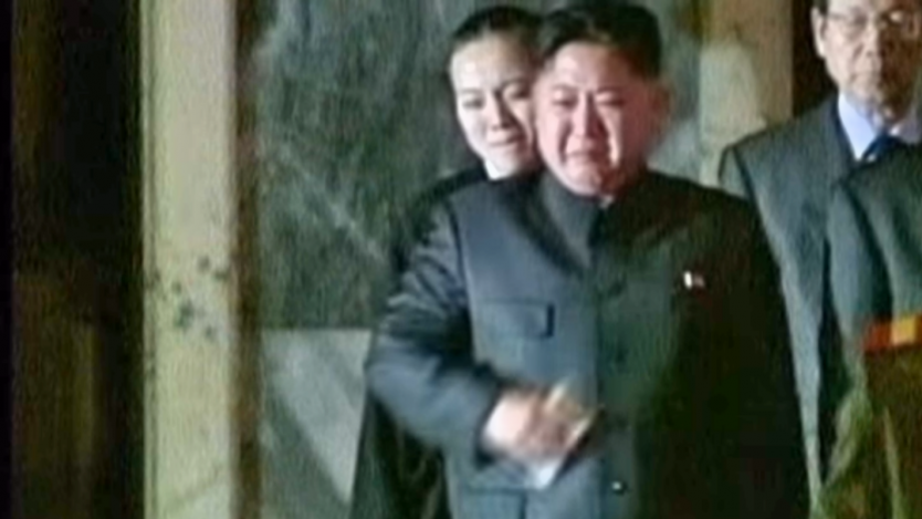 Ким Чен-ун озадачи с видео, в което плаче за икономиката си