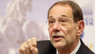 Повест за две реалности