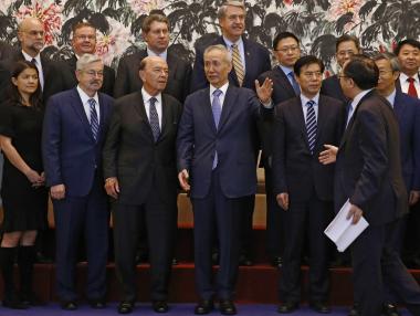 САЩ и Китай преговарят по търговския си спор в Пекин