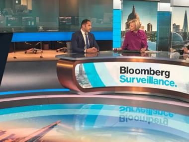 Александър Манолев представи пред Bloomberg инвестиционните възможности на България
