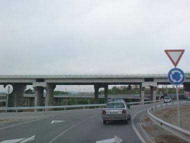 Спира се движението на леки автомобили по АМ „Люлин“ утре и в сряда