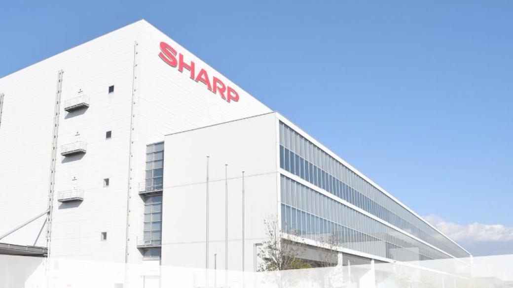 Sharp купува компютърния бизнес на Toshiba