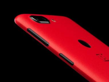 Малкият смартфон бранд, който надви Apple и Samsung на един от най-големите пазари