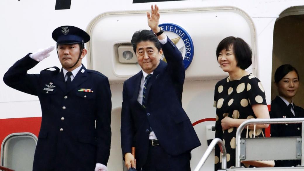 Тръмп приема японския премиер дни преди срещата си с Ким Чен-ун