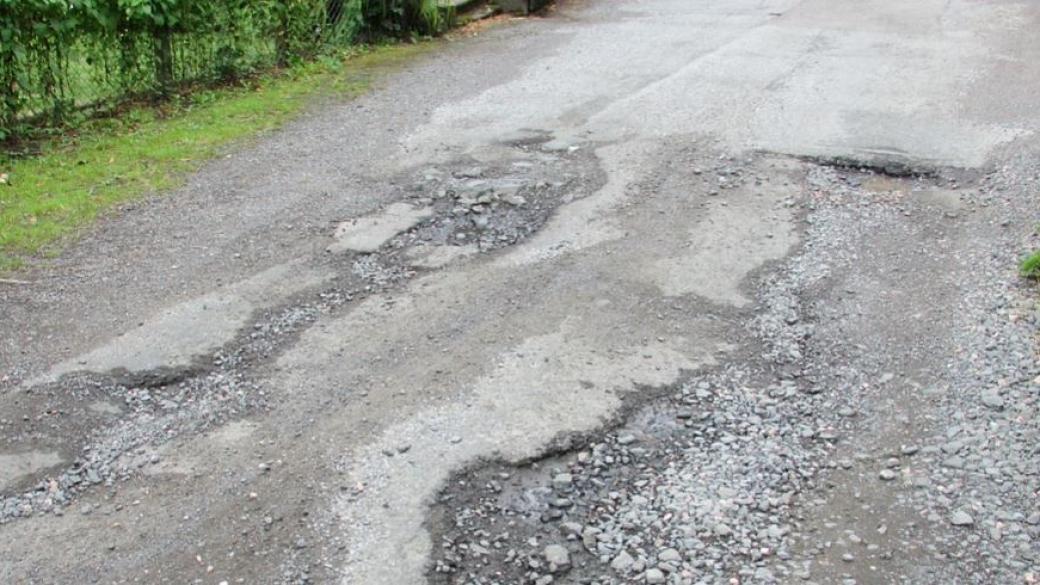 Малки общини разчитат на стария асфалт от „Тракия“