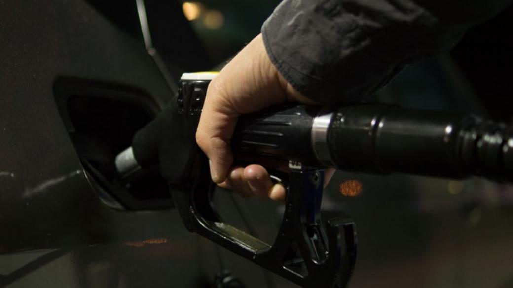 Бензин и дизел поскъпнали рекордно - с 20-30 ст.