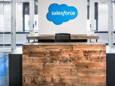 Salesforce ще инвестира $2.5 млрд. във Великобритания