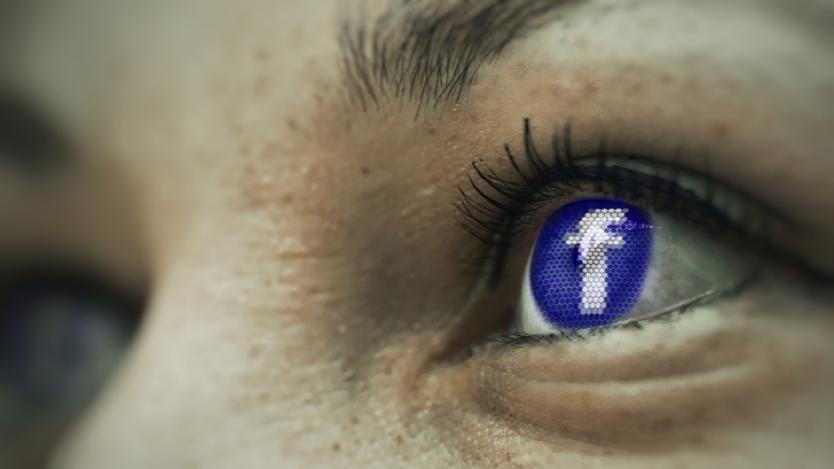 Facebook може да започне да следи и движението на очите