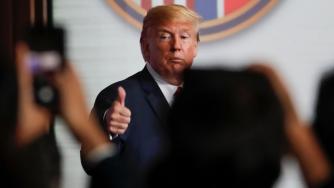 Президентът Тръмп става днес на 72 г.