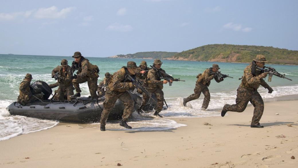 САЩ и Южна Корея ще обсъдят спиране на военните учения помежду си