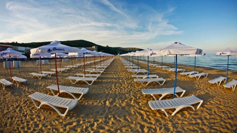 Държавата откри нарушения при 32 обекта на плажа в Слънчев бряг