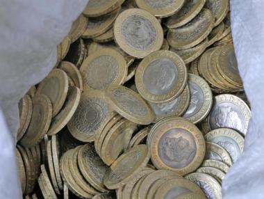 Разбиха банда, правила фалшиви монети по 2 паунда
