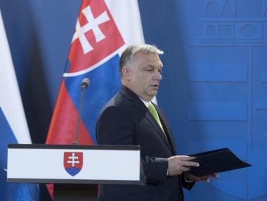 Орбан ще спира мигрантите с 25% данък