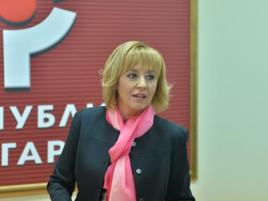 Мая Манолова ще подаде оставка, ако парламентът приеме законите ѝ