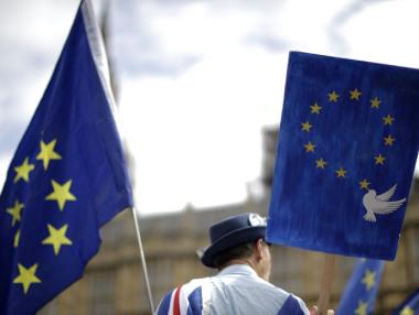 Хиляди проевропейци излязоха по улиците в Лондон за нов референдум