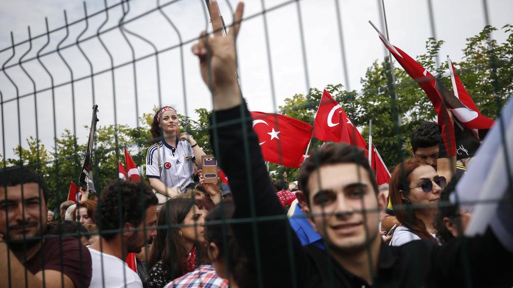 Турция гласува на исторически предсрочни избори