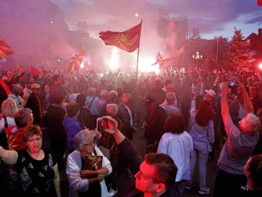 „Никога Северна, винаги Македония“, настояха хиляди в Скопие