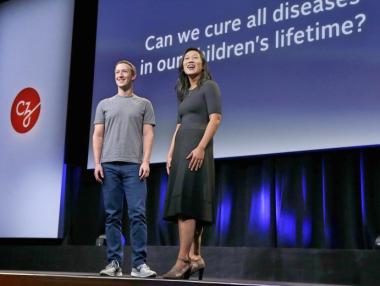 Акционери на Facebook обсъждат да свалят Марк Зукърбърг от поста