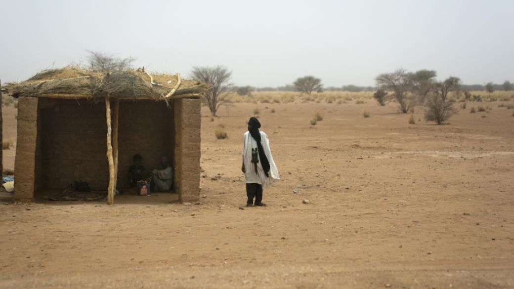 Над 13 000 души в Сахара са оставени на произвола на съдбата