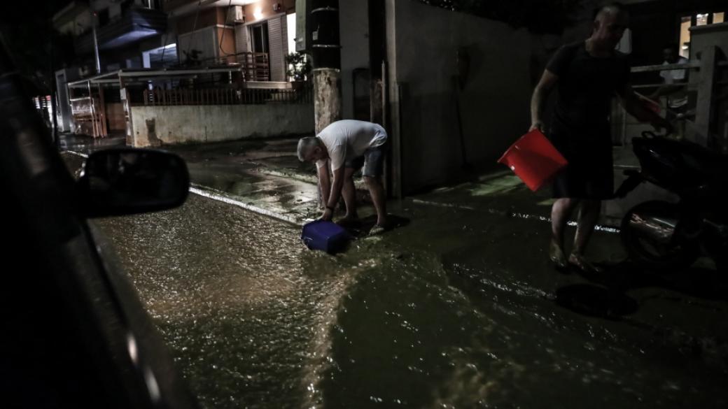 Гърция продължава да бедства след поройните дъждове