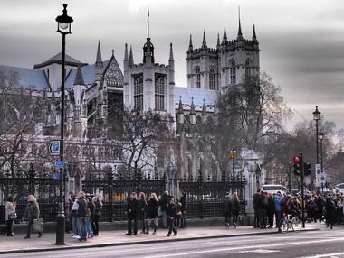 Англия запазва студентските кредити за кандидат-студенти от ЕС и след Brexit