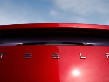 Tesla постигна производствената си цел за Model 3