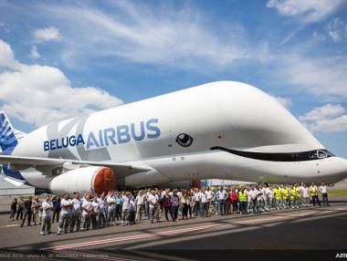 Airbus представи новия си товарен самолет Beluga XL