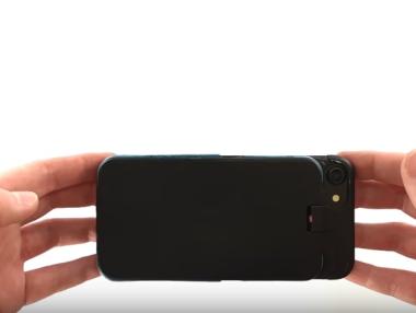 Студент изобрети „мобилна въздушна възглавница“ за смартфони