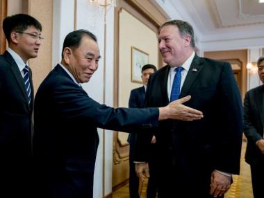 Тръмп изпратил на Ким подарък - диск с песента на Елтън Джон Rocket Man