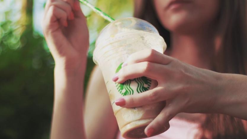 Starbucks премахва пластмасовите сламки от 2020 г.