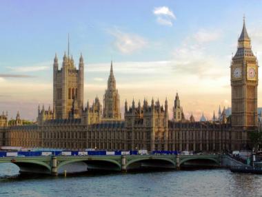 Двама заместници на Тереза Мей подадоха оставки