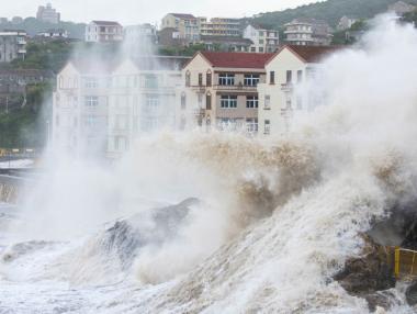 Тайфунът „Мария“ връхлетя Китай