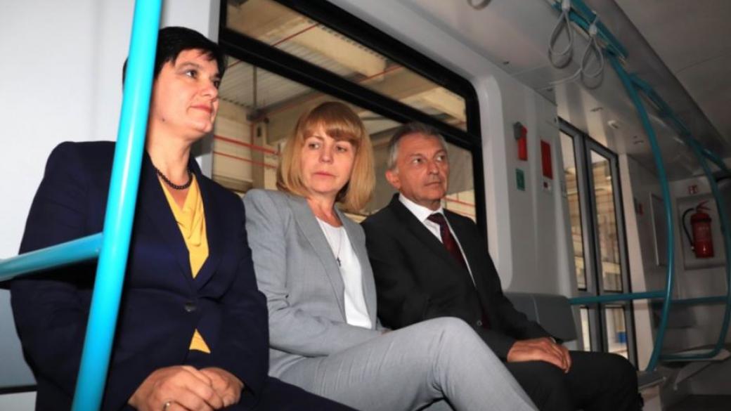 Фандъкова изпробва новите влакове за Линия 3 на метрото